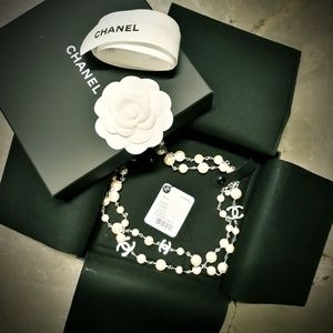 Classic CHANEL Pearl Single Strand Necklace